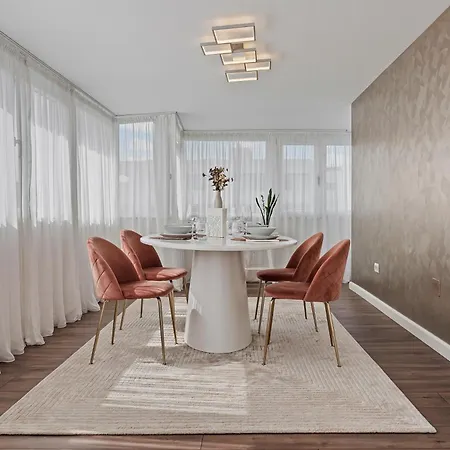 Parliament Retreat - Urban Hideaway Apartment *