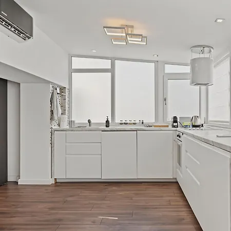 Apartment Parliament Retreat - Urban Hideaway *