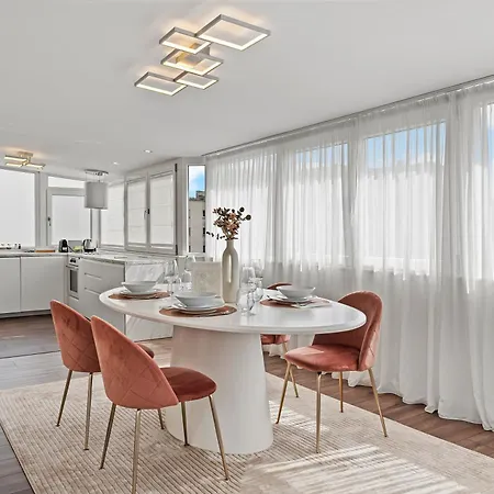 Parliament Retreat - Urban Hideaway *