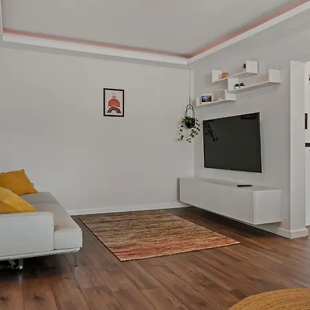 Parliament Retreat - Urban Hideaway