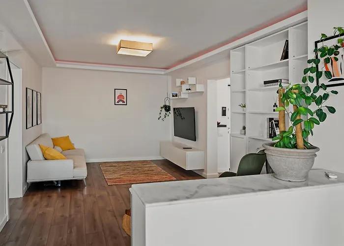 Parliament Retreat - Urban Hideaway