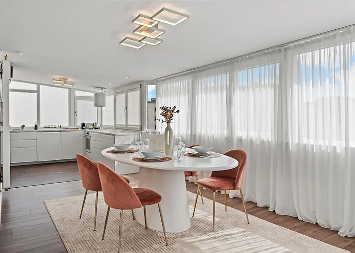 Parliament Retreat - Urban Hideaway *