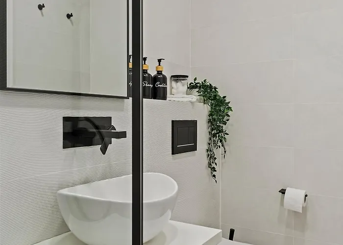 Parliament Retreat - Urban Hideaway Апартаменти