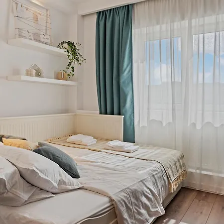 Parliament Retreat - Urban Hideaway